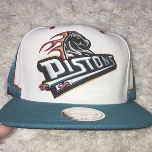 ⭐️ Detroit Pistons SnapBack ⭐️